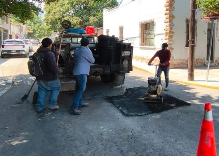Mantiene Municipio acciones de bacheo en periodo vacacional