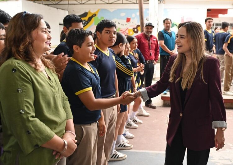 Mejora Municipio espacios educativos en la Secundaria General No. 8