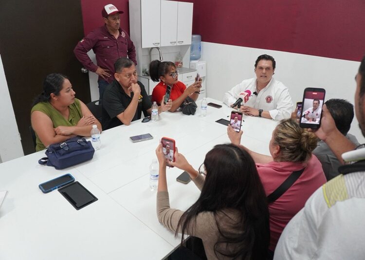 “No me detendrán con chismes”: Humberto Prieto y niega problemas migratorios