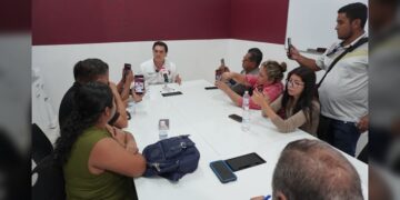 “No me detendrán con chismes”: Humberto Prieto y niega problemas migratorios