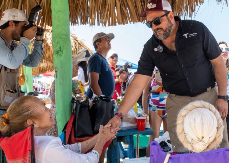 Turistas de CDMX y Nuevo León desbordan playas tamaulipecas