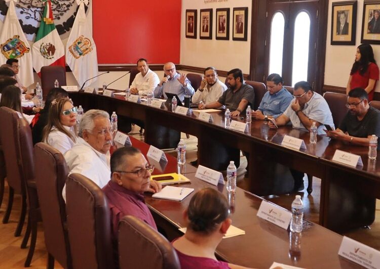 Sesiona Mesa de Ordenamiento Territorial en Victoria