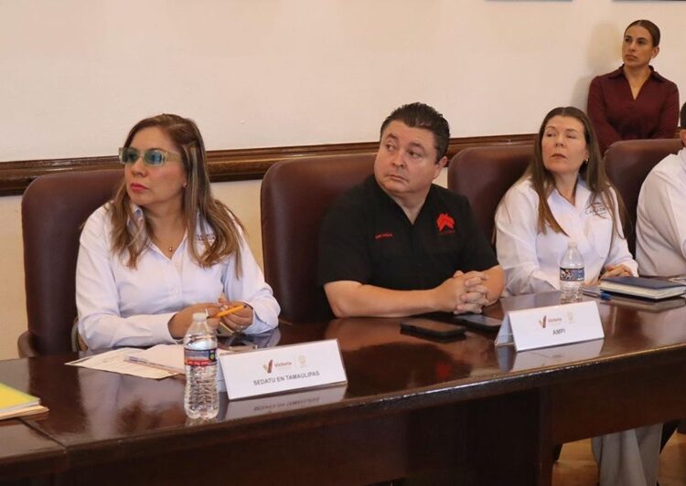 Sesiona Mesa de Ordenamiento Territorial en Victoria