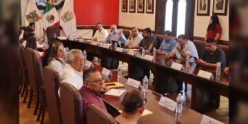 Sesiona Mesa de Ordenamiento Territorial en Victoria