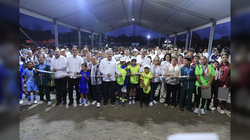 Supervisa Américo Villarreal proyectos productivos y deportivos en el sur de Tamaulipas