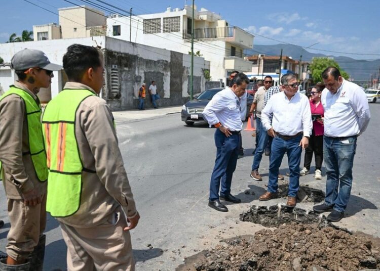 Supervisa alcalde rehabilitación de fugas y limpieza de drenes pluviales en Victoria