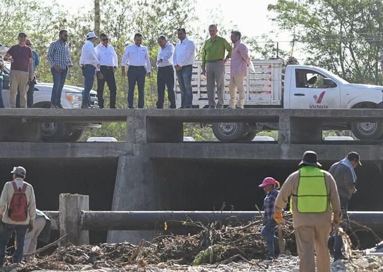 Supervisa alcalde rehabilitación de fugas y limpieza de drenes pluviales en Victoria