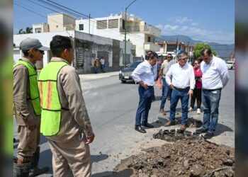 Supervisa alcalde rehabilitación de fugas y limpieza de drenes pluviales en Victoria