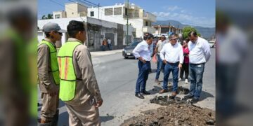 Supervisa alcalde rehabilitación de fugas y limpieza de drenes pluviales en Victoria