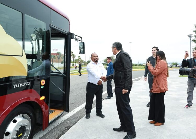 Supervisa gobernador unidades del nuevo sistema de transporte público de Tamaulipas