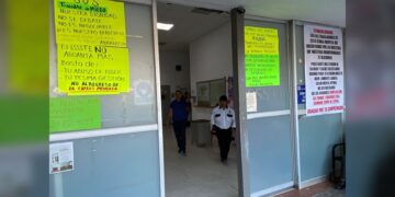 Trabajadores del ISSSTE en protestan por irregularidades laborales en Victoria