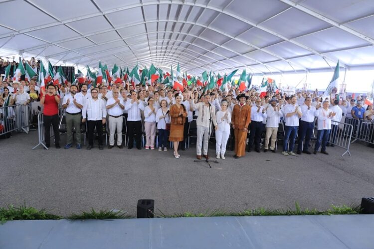Honores a la Bandera en Palacio de Gobierno