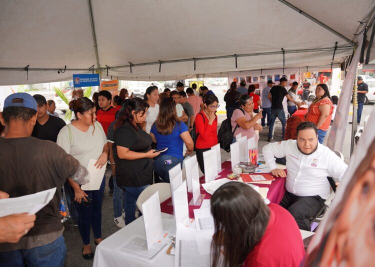 Acerca Gobierno de NLD oportunidades laborales al poniente de la ciudad