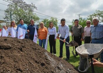 Arranca Lalo Gattás remodelación del parque de softbol de la Miguel Alemán