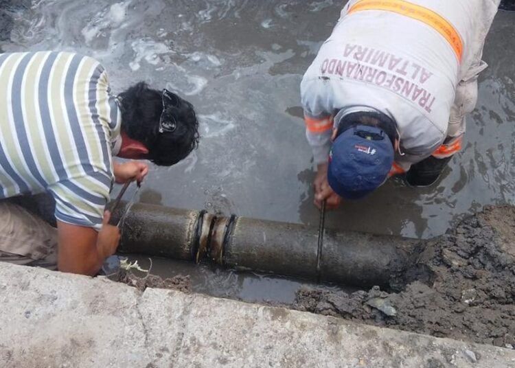 Arregla COMAPA Altamira fugas de agua en diferentes colonias