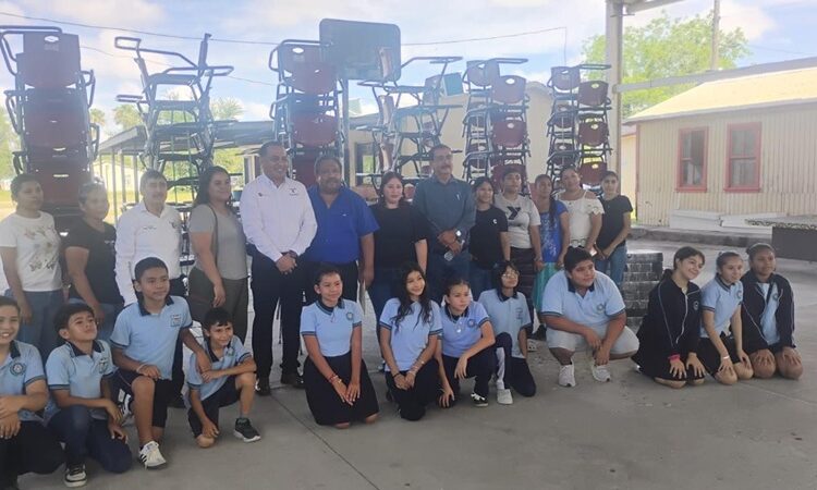 Beneficia SET a estudiantes de Matamoros, San Fernando y Valle Hermoso con mobiliario escolar