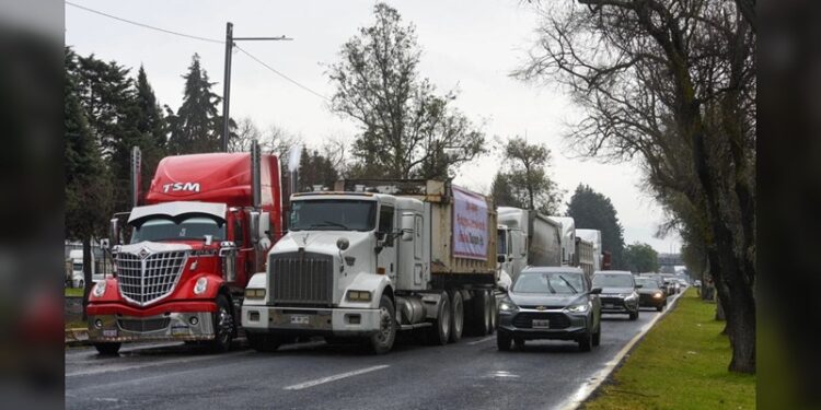 “Megamarcha Nacional de Transportistas”: Calles bloqueadas, autopistas afectadas y rutas alternas