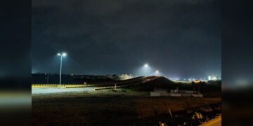 Construye Gobierno del Estado alumbrado público solar en carretera Tampico-Mante