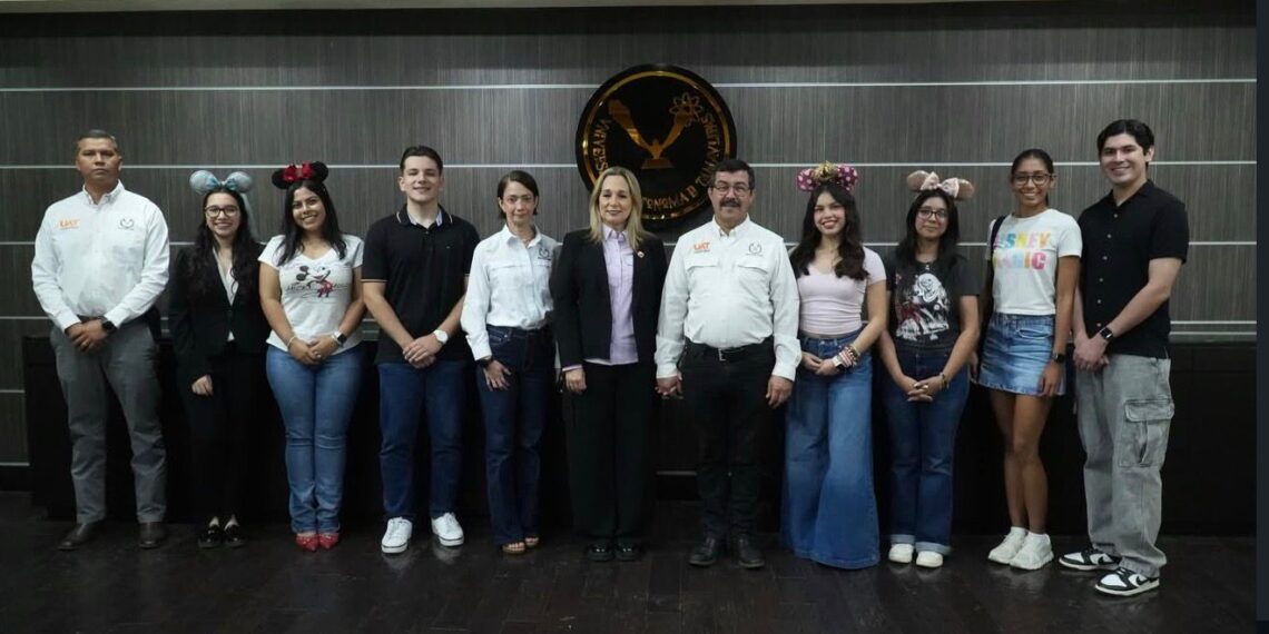 Envía UAT segunda generación de alumnos al programa intercultural de Disney