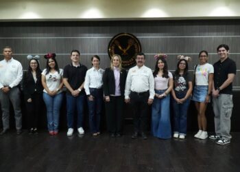 Envía UAT segunda generación de alumnos al programa intercultural de Disney