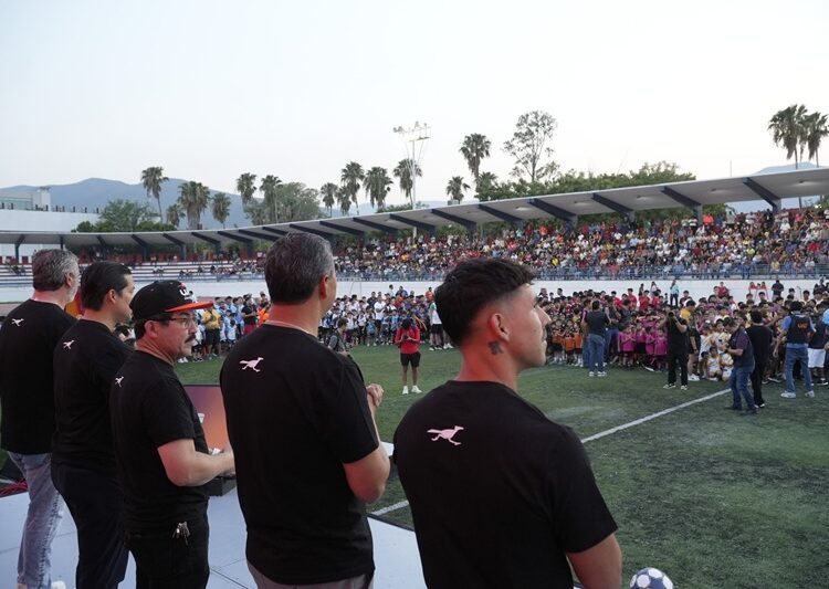 El rector inaugura la Copa UAT 2026 con Ricardo “Diablito” Chávez como invitado de honor