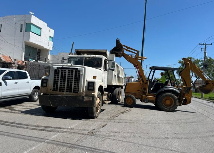 En atención a la indicación de Lalo Gattás, sigue rehabilitación de calles y avenidas