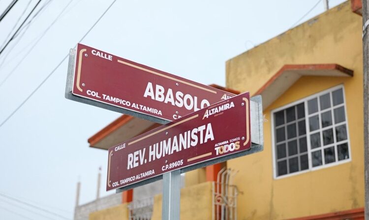 Entrega AMM pavimentación e iluminación solar en la colonia Tampico-Altamira