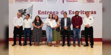 Entrega Carmen Lilia 200 escrituras gratuitas a familias de NLD