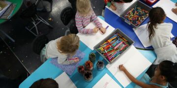 Implementan una semana escolar de 4 días en EUA