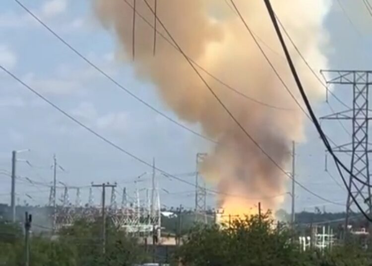 Explosión en subestación de CFE deja sin luz a varios sectores de Reynosa