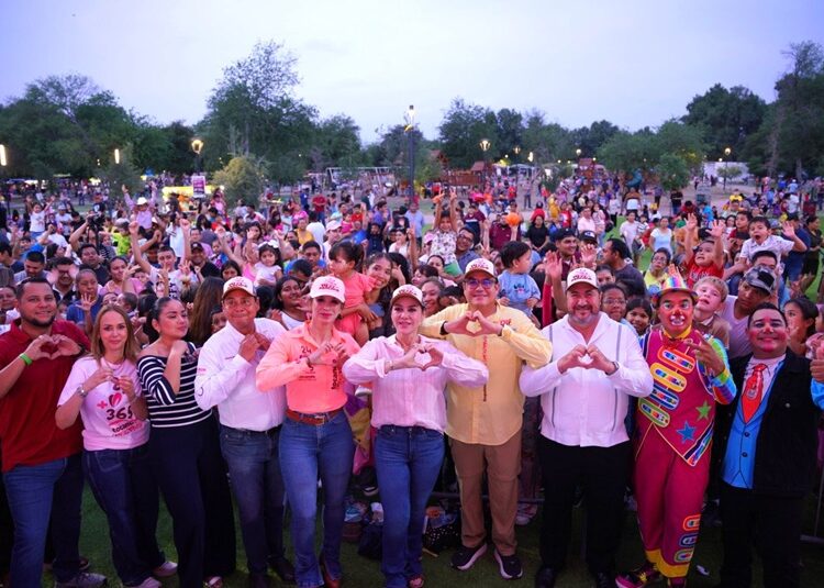 Familias celebran el ‘Día del Niño’ en un festival del Gobierno y DIF NLD