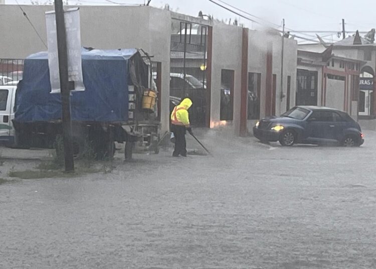 Fuertes lluvias acumulan 2.5 pulgadas de agua en Matamoros