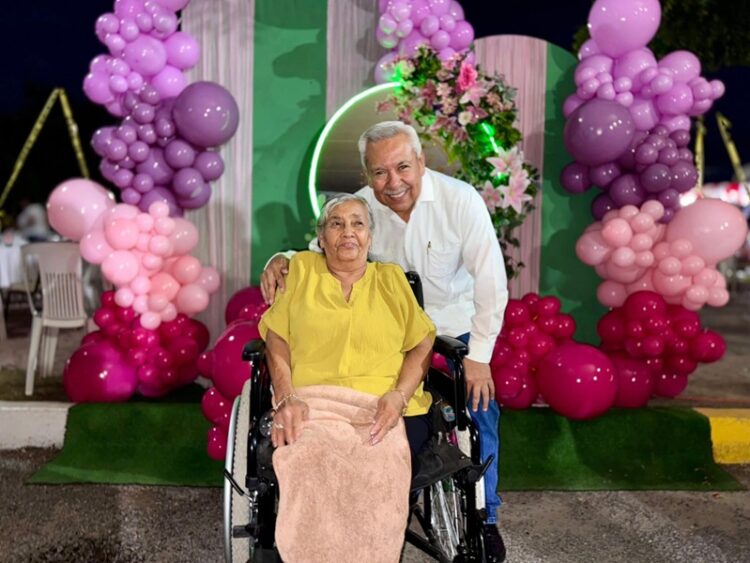 Consiente alcalde a mamas de Güémez