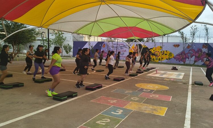 Impulsa Gobierno de NLD el bienestar femenino con clases gratuitas de Step Coreográfico
