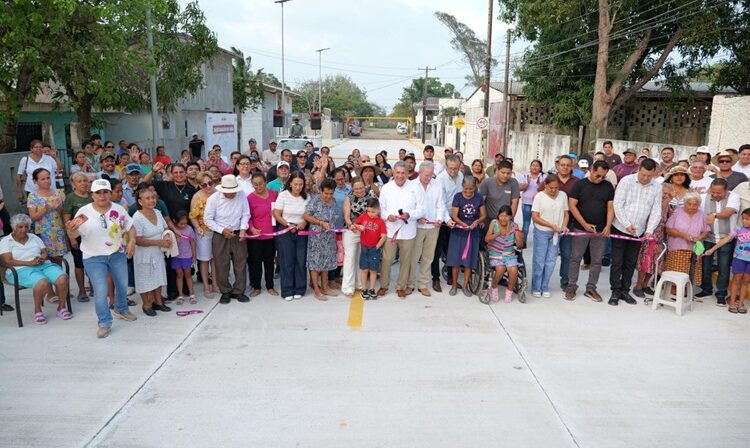 Inaugura Armando Martínez más obras de pavimentación en Altamira