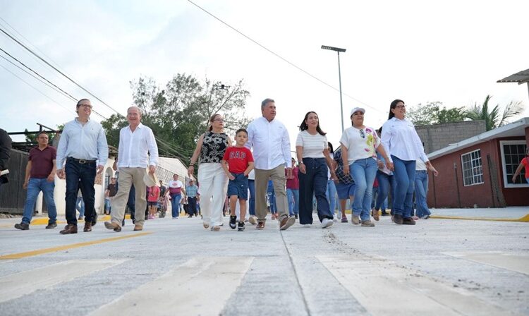 Inaugura Armando Martínez más obras de pavimentación en Altamira