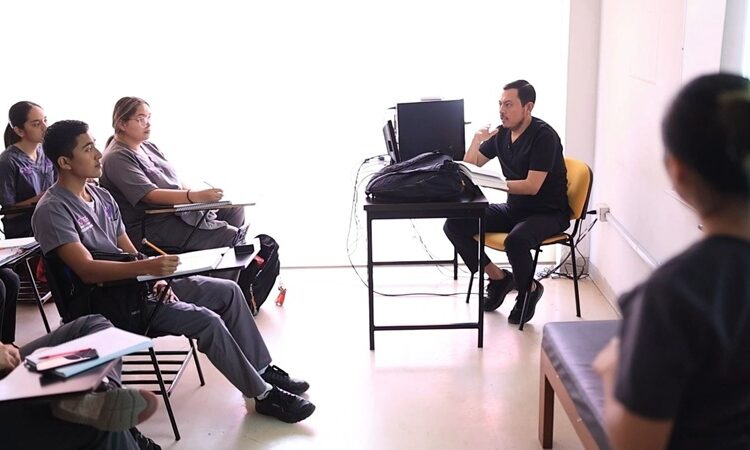Inicia CREE entrega de fichas para examen de admisión de la ‘Licenciatura en Terapia Física’