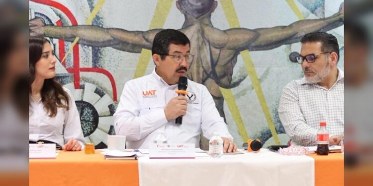 La UAT impulsa el futuro estudiantil con movilidad global y alianzas empresariales
