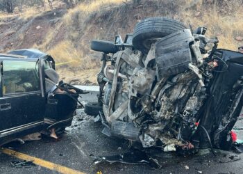 No respetar condiciones de manejo seguro, provocó fuerte accidente en la Uruapan-Nueva Italia