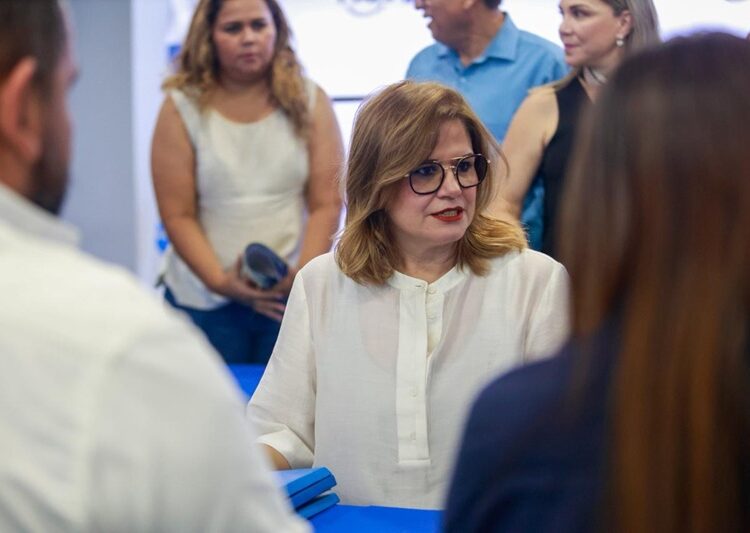Omeheira López y Garza De Coss oficializan su registro por la dirigencia del PAN
