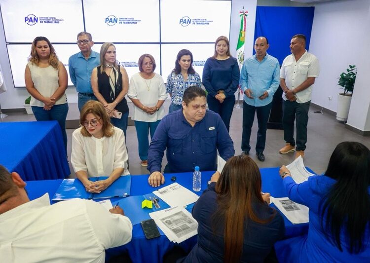 Omeheira López y Garza De Coss oficializan su registro por la dirigencia del PAN