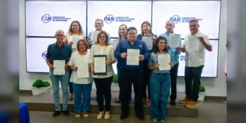Omeheira López y Garza De Coss oficializan su registro por la dirigencia del PAN