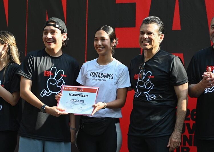 Participan Lucy y Lalo en carrera con causa del IVJUVE