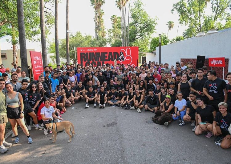 Participan Lucy y Lalo en carrera con causa del IVJUVE