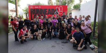 Participan Lucy y Lalo en carrera con causa del IVJUVE