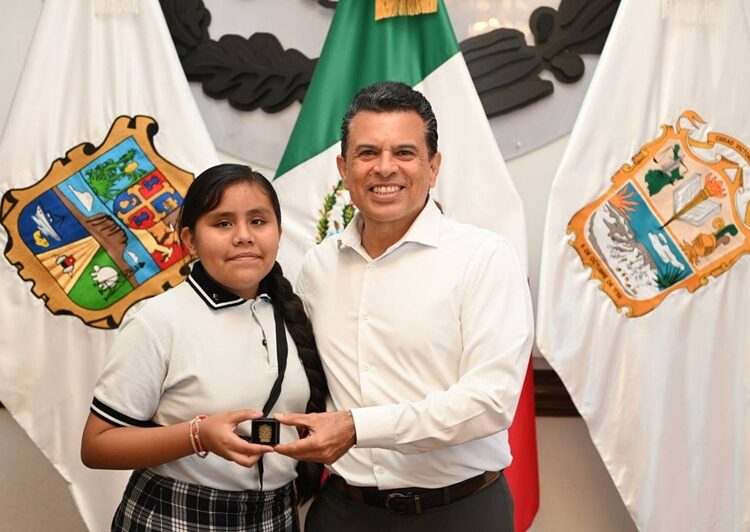 Recibe Lalo Gattás a niños victorenses que participarán en evento nacional de rondallas