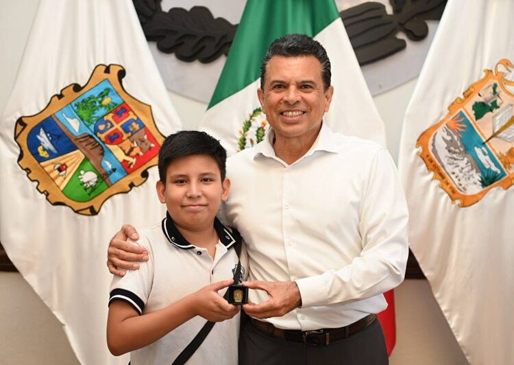 Recibe Lalo Gattás a niños victorenses que participarán en evento nacional de rondallas