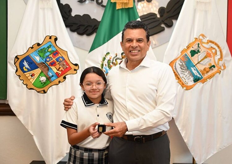 Recibe Lalo Gattás a niños victorenses que participarán en evento nacional de rondallas