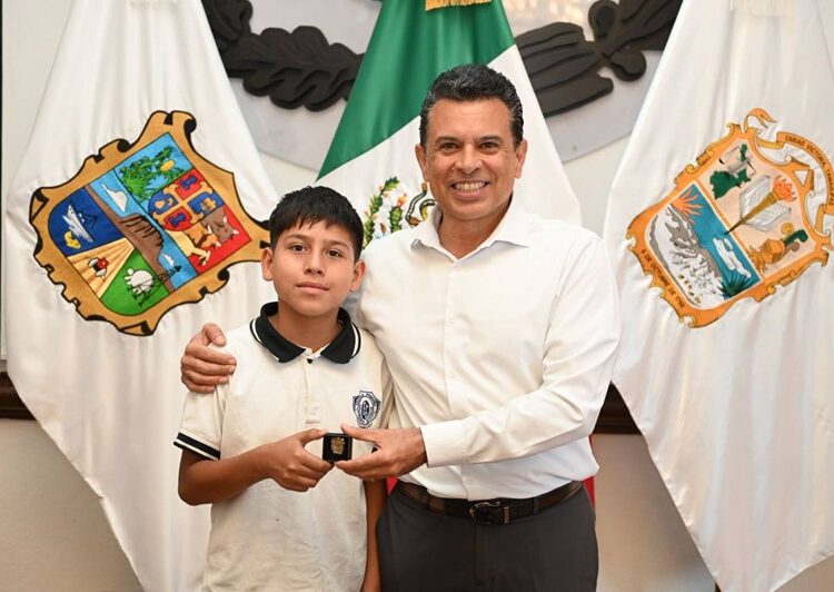 Recibe Lalo Gattás a niños victorenses que participarán en evento nacional de rondallas
