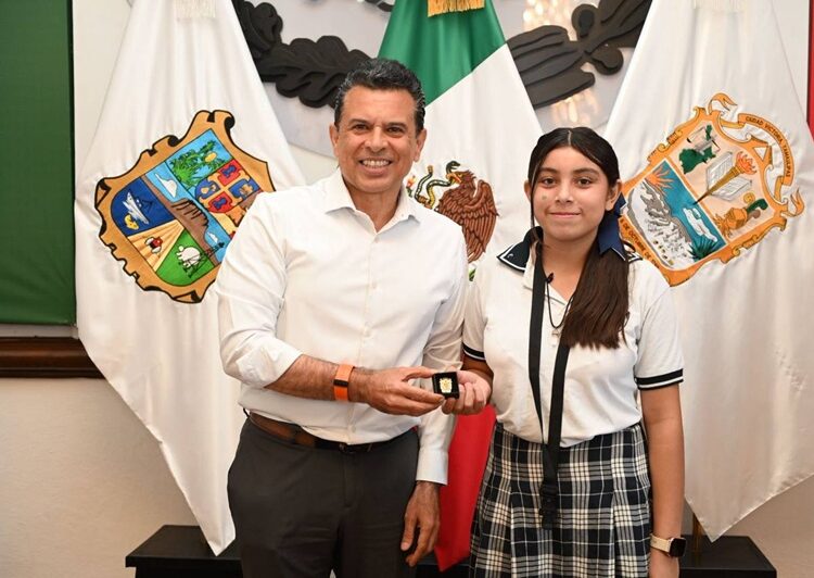 Recibe Lalo Gattás a niños victorenses que participarán en evento nacional de rondallas
